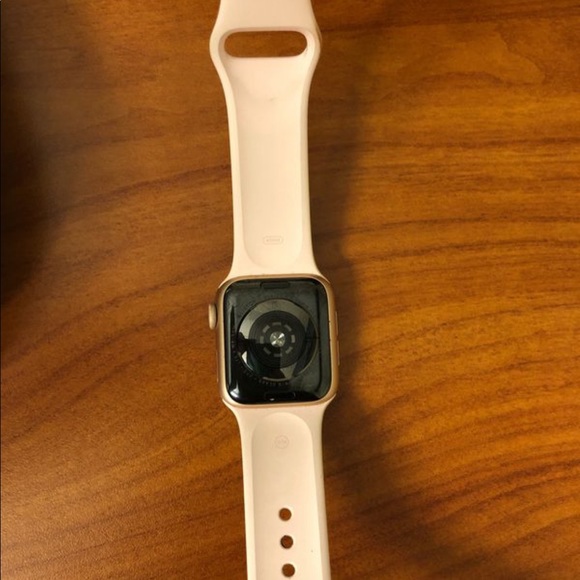Apple Watch - Picture 2 of 2
